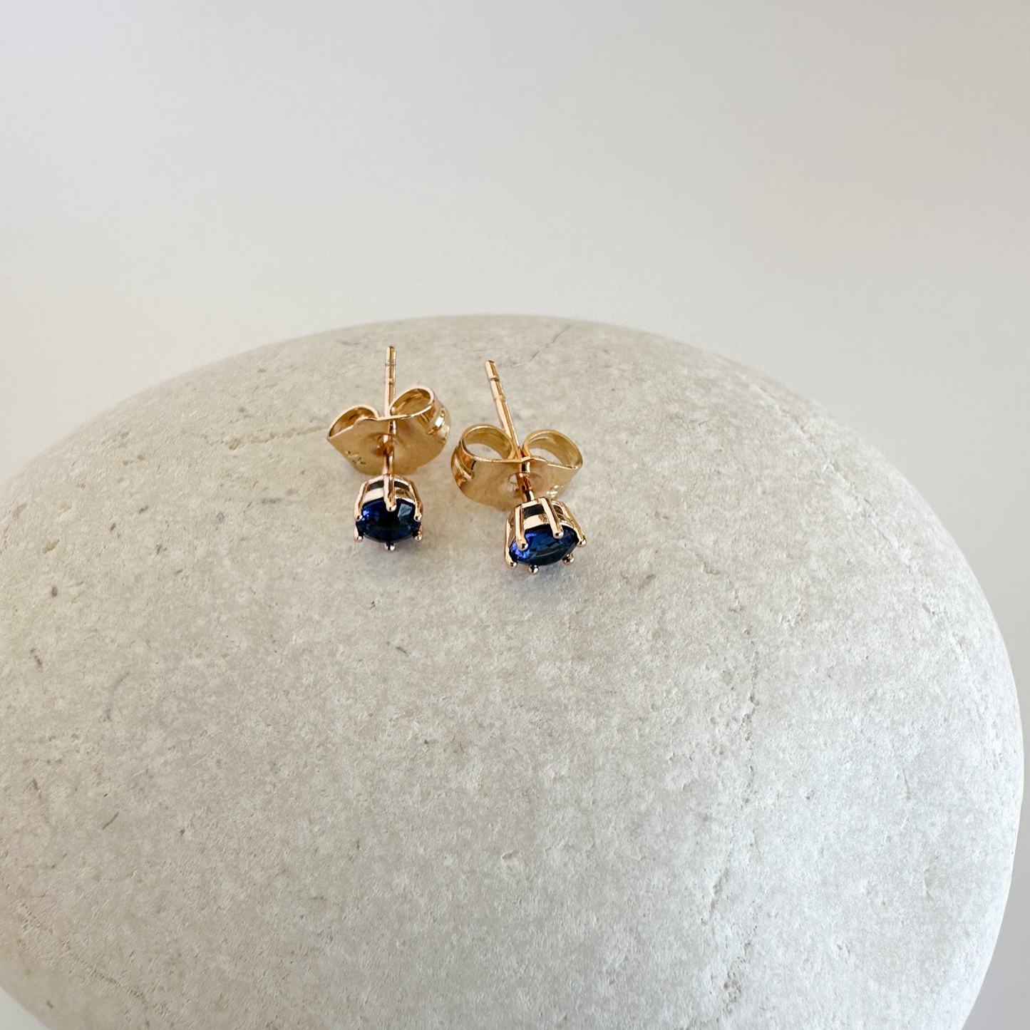 Stud Earrings with Sapphire Zircon