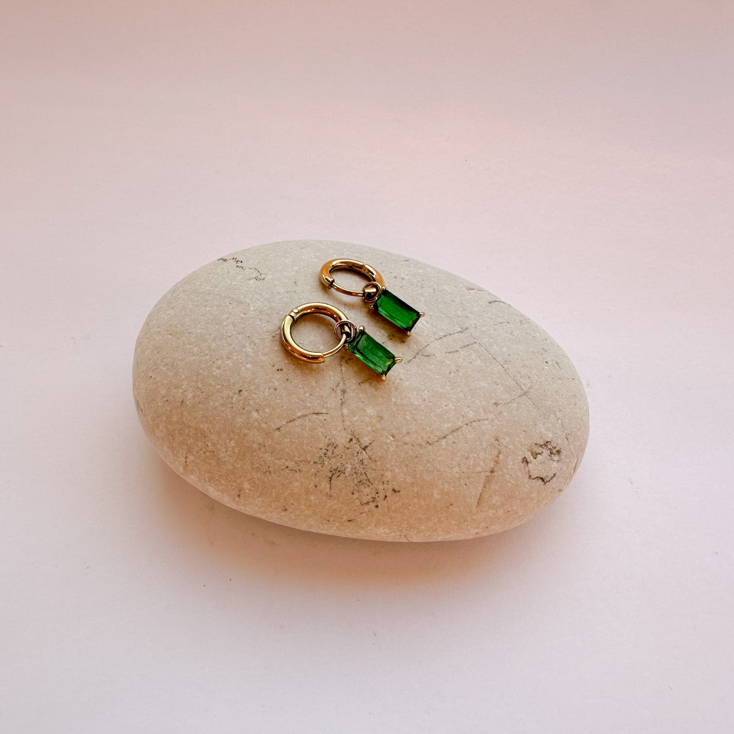 Hoop Earrings in Gold with Emerald Gemstone