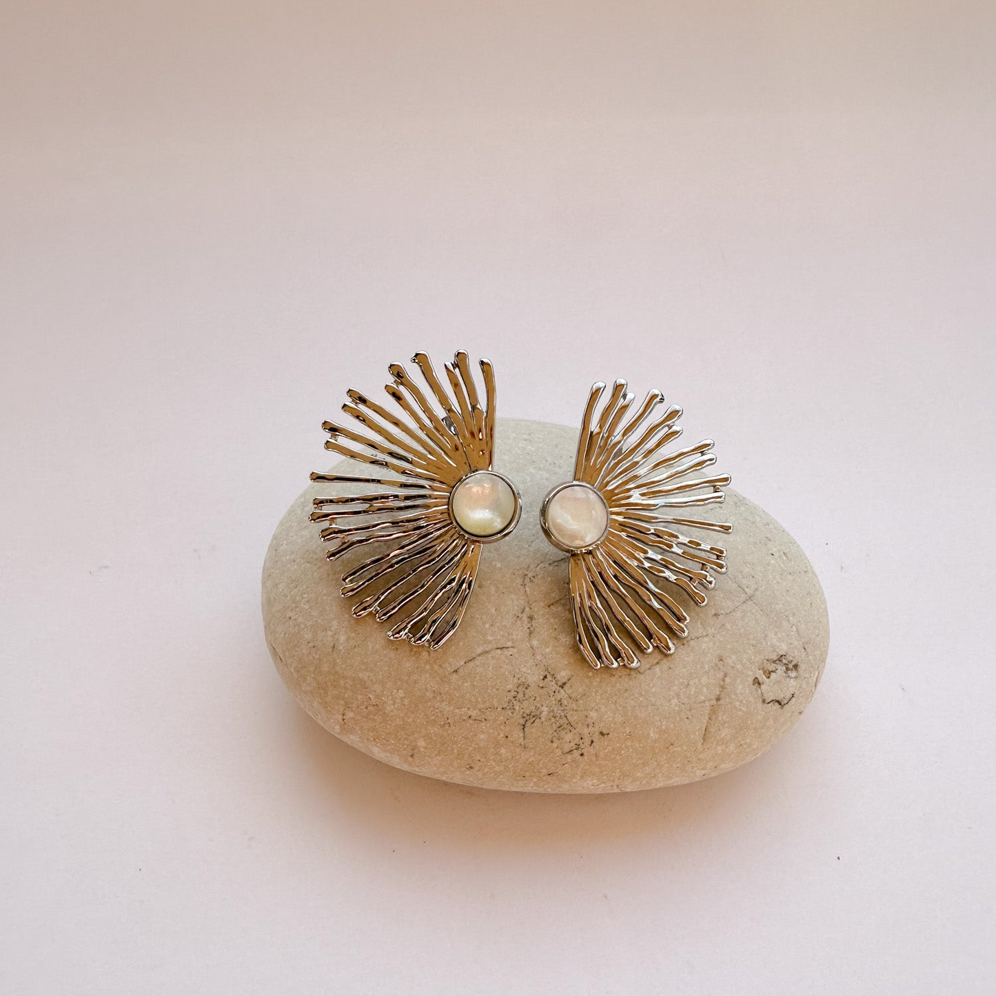 Sun-Like Earrings with a pearl